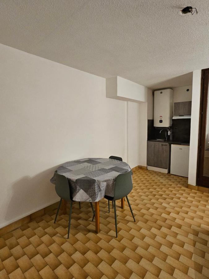 Studio Cabine Clim Wifi Parking Draps - 1 Etoile - Self Check-In Possible La Grande Motte Extérieur photo